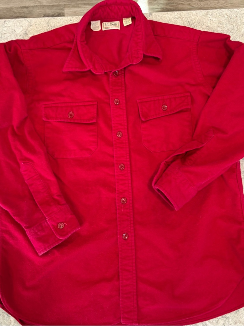 L.L. Bean Men’s Vintage Bright Red Long-Sleeve Button-Down Shirt-Size 17